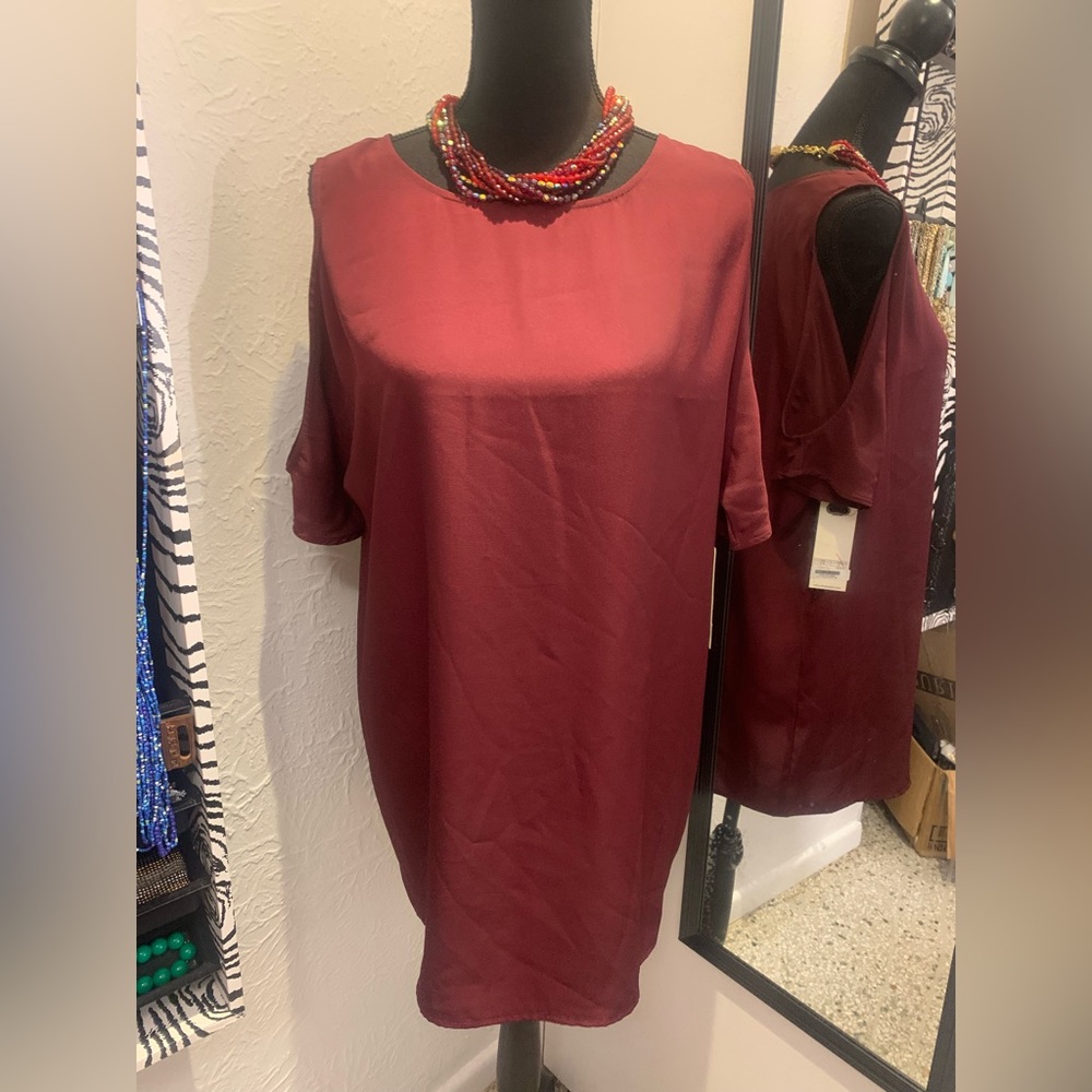 NWT Beautiful BB Dakota Peek -a-boo Shoulders Tunic Dress